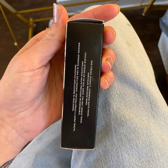 FENTY BEAUTY BY RIHANNA - Stunna Lip Paint in “ UNCFUFFED 03” - Picture 5 of 7